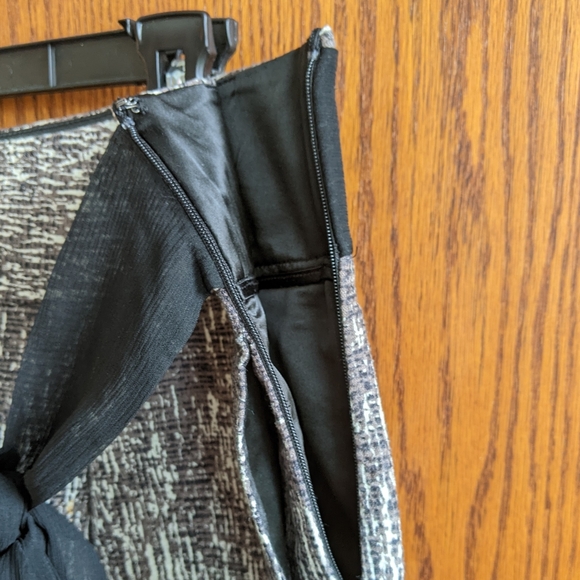 Club Monaco Elizabeth Skirt Size 8 - Picture 3 of 5